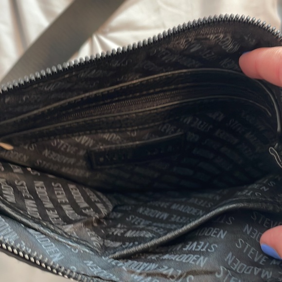Steve Madden Black Crossbody Bag - Picture 6 of 8